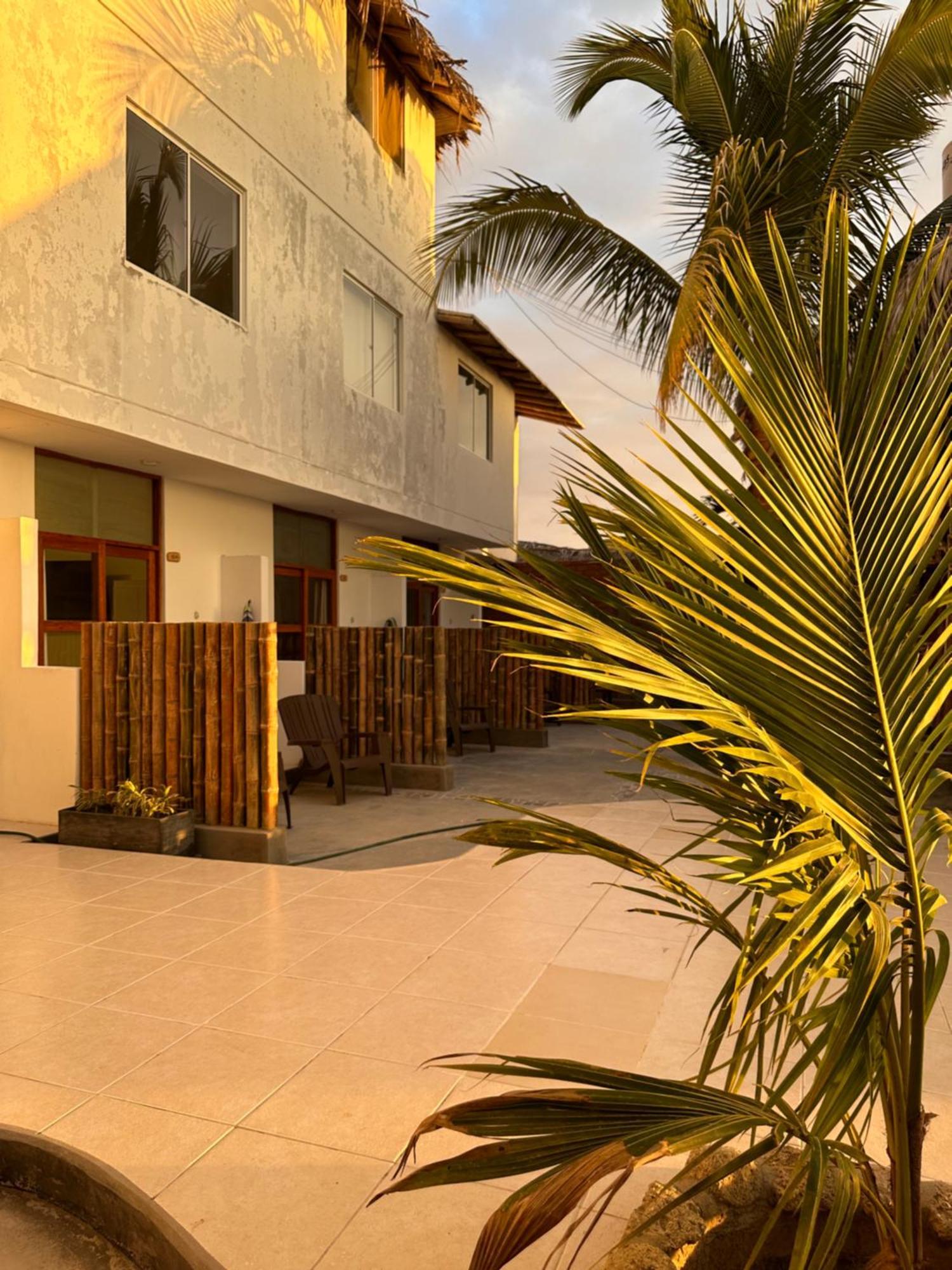 Hotel Puerto Antiguo Los Organos Bagian luar foto
