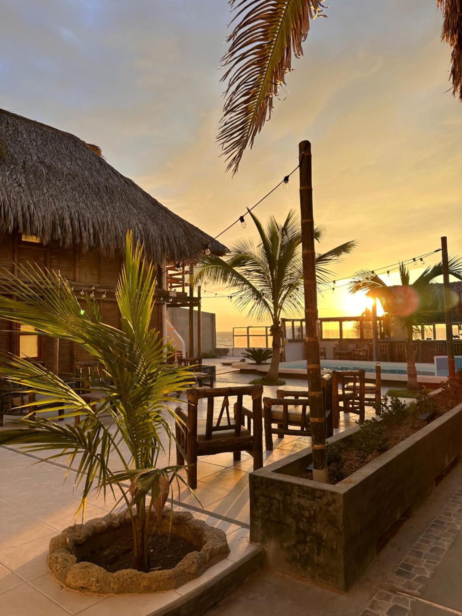 Hotel Puerto Antiguo Los Organos Bagian luar foto