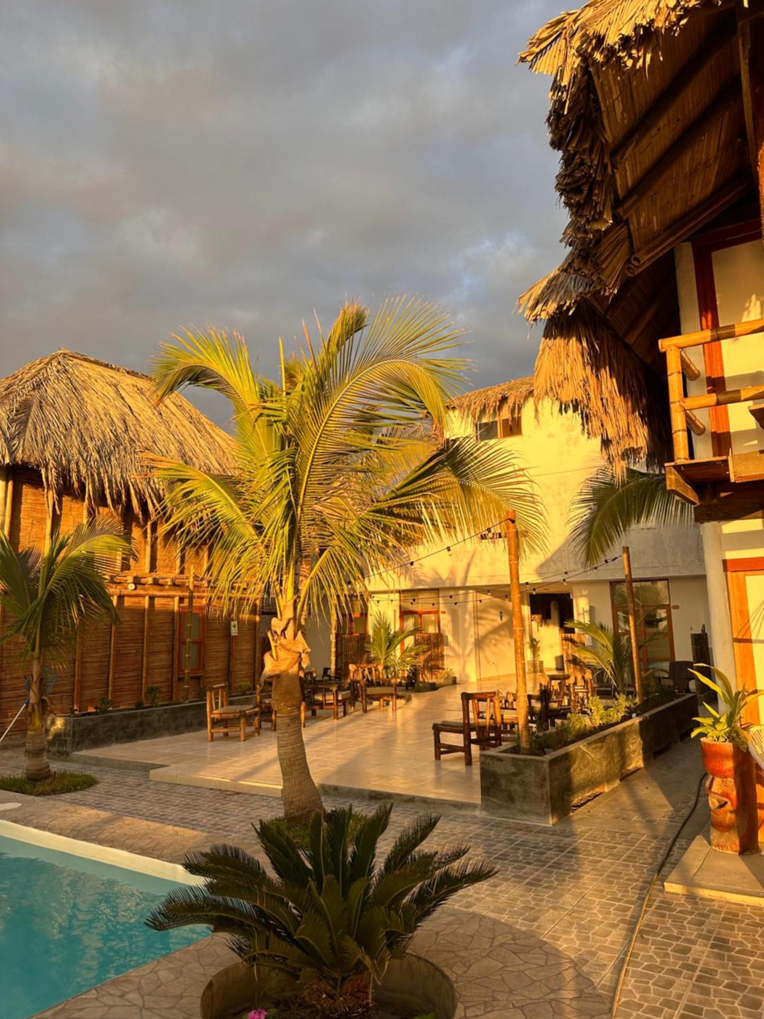 Hotel Puerto Antiguo Los Organos Bagian luar foto